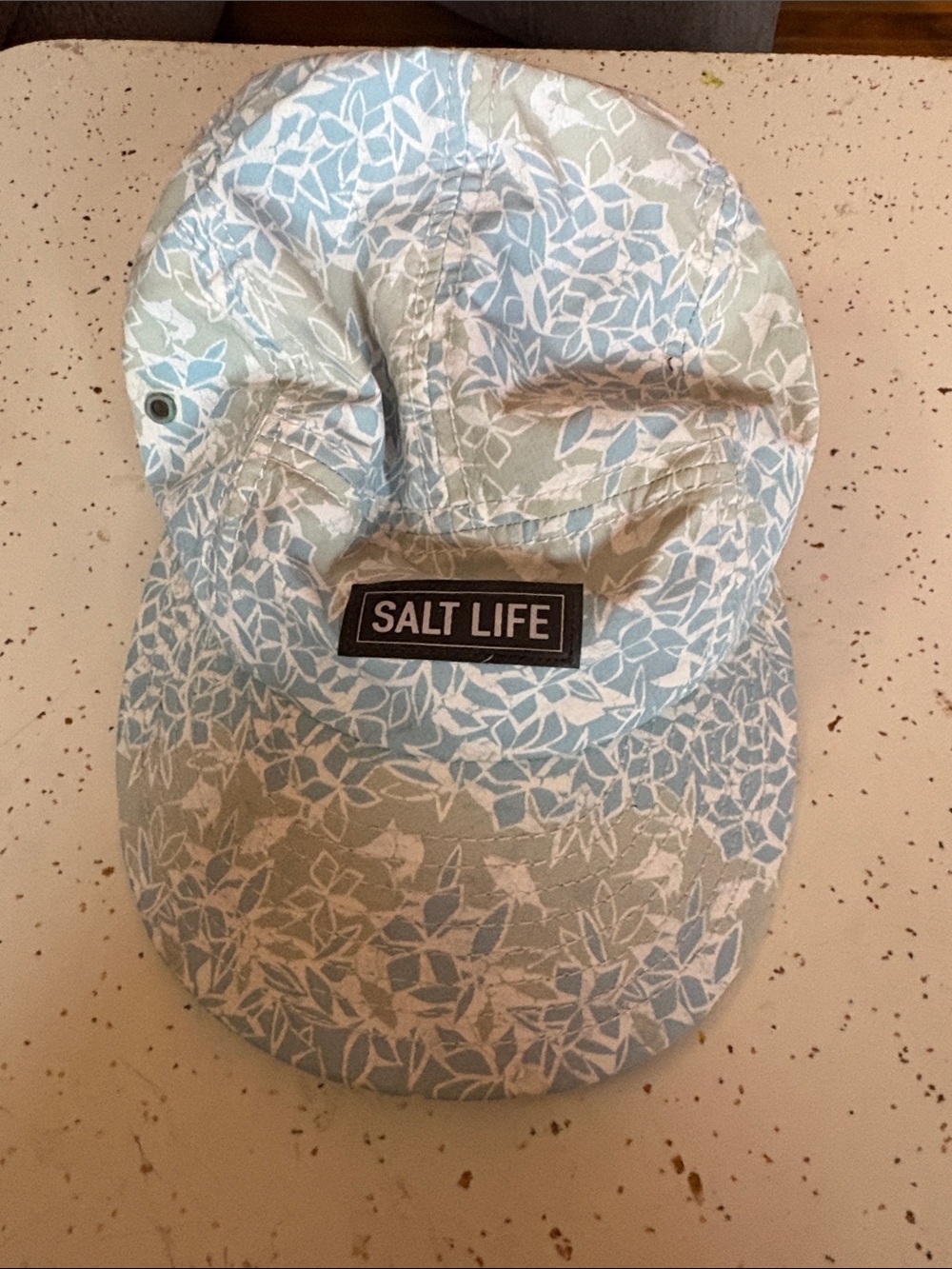 Salt Life Women’s Leaf-Print Cap in Light Blue and Cream